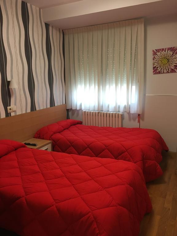 Hostal La Cortijana Logroño Eksteriør billede